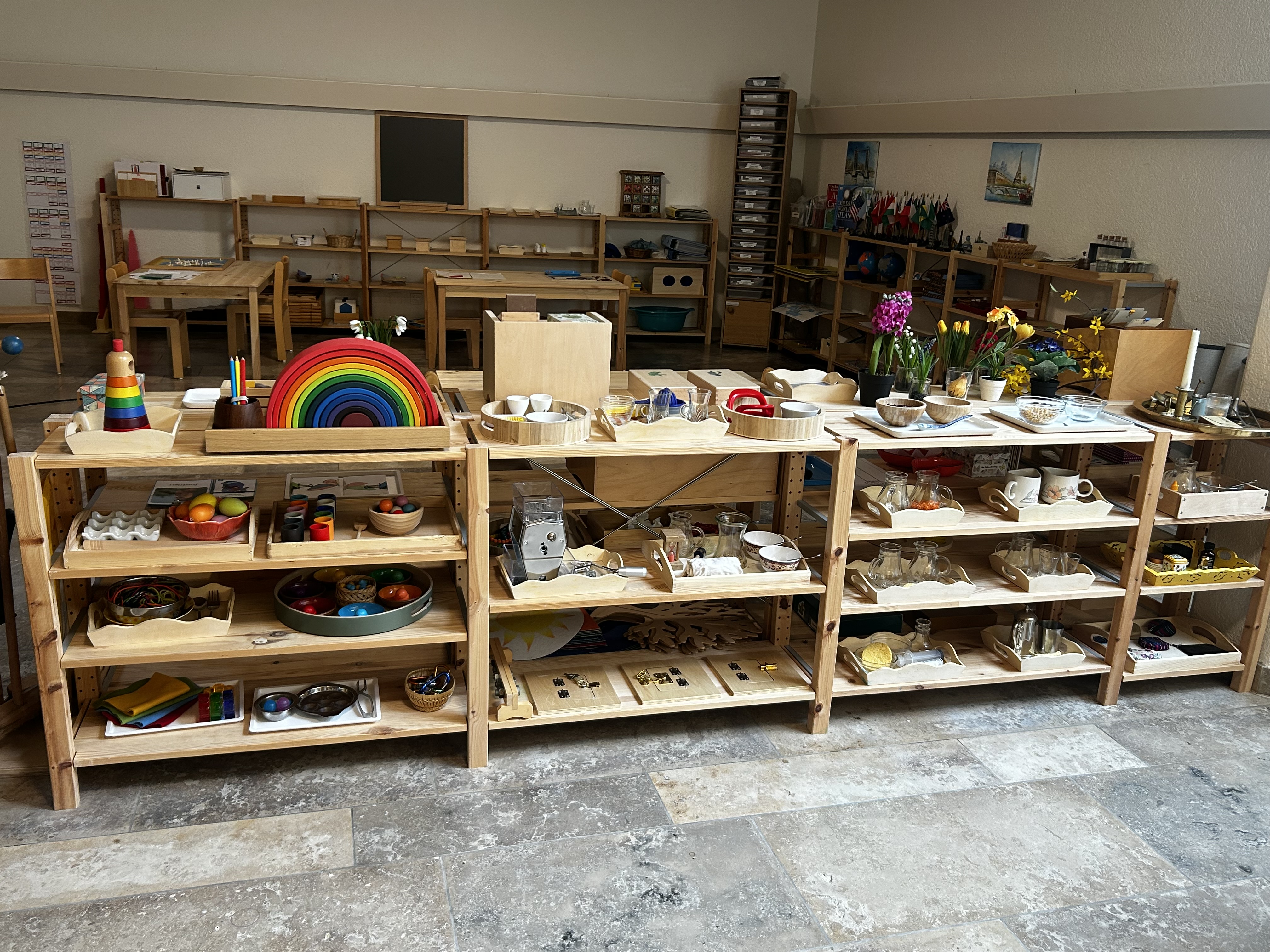 Montessori-Materialien im Montessori Kinderhaus Bülach