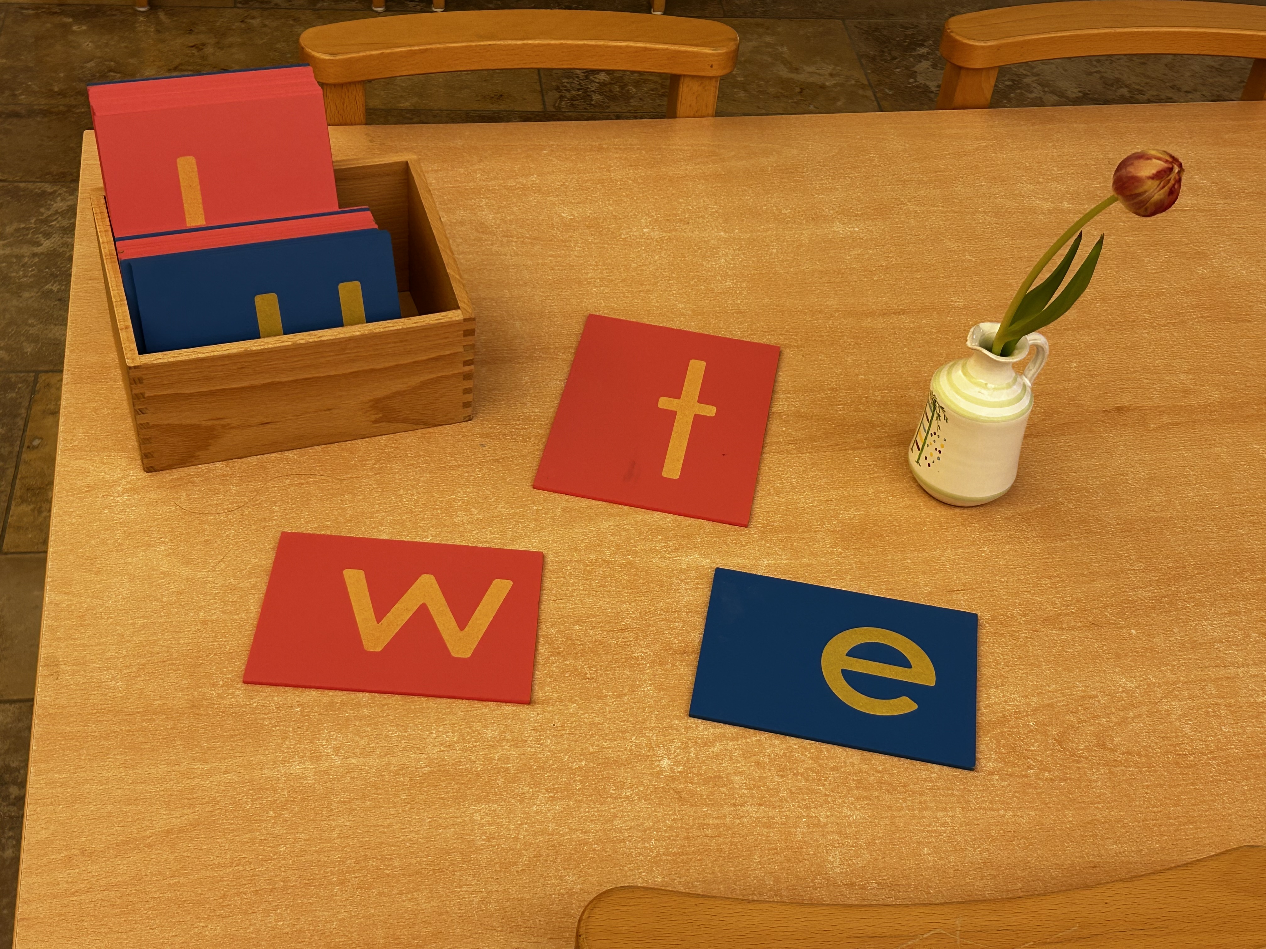 Montessori-Materialien im Montessori Kinderhaus Bülach